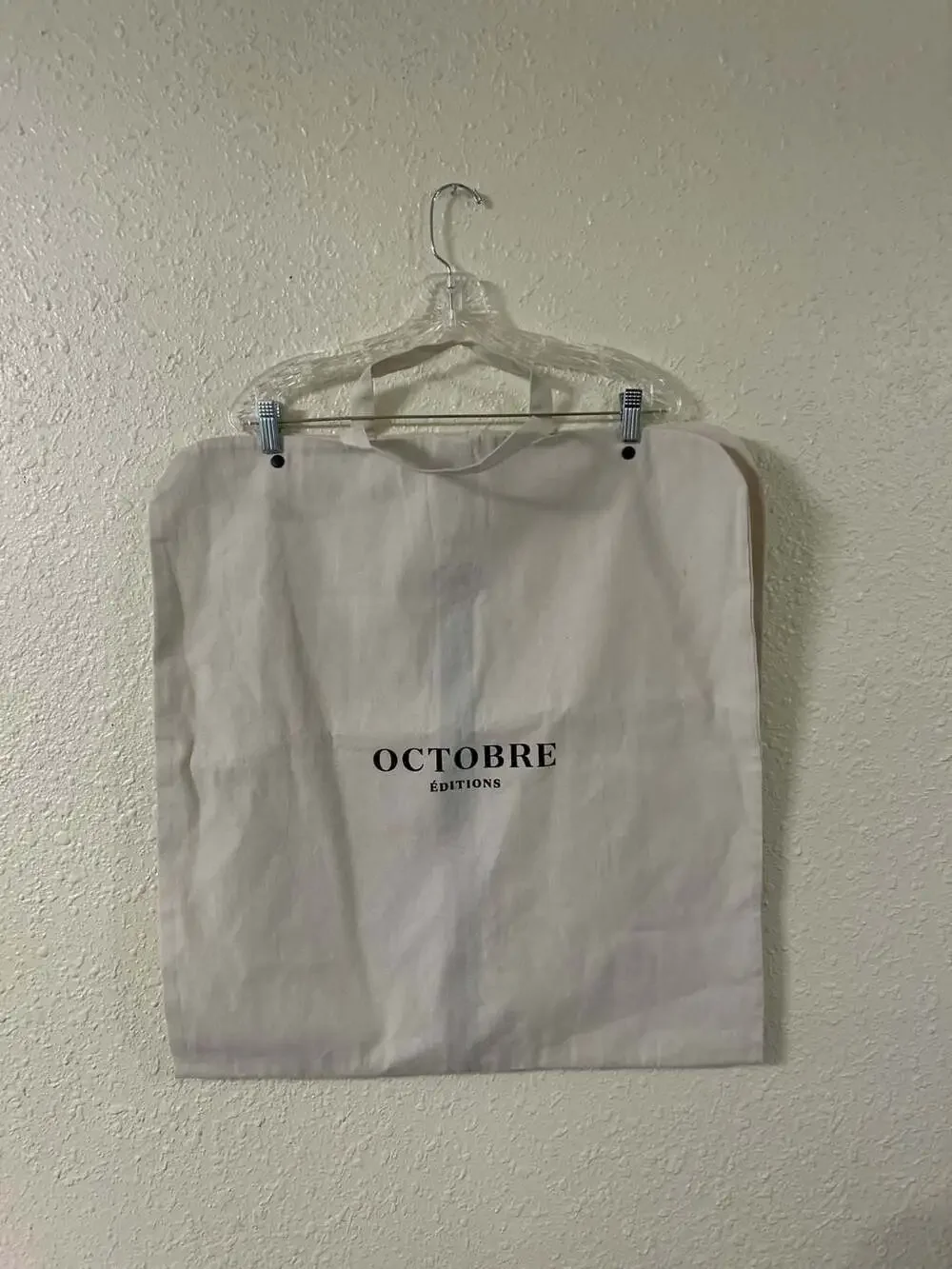Octobre Éditions Canvas Garment Bag
